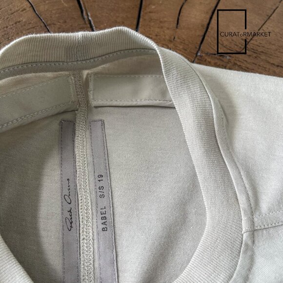 Rick Owens: Runway Aluminum Loose Rod Oyster Level T Shirt SS19 Babel - Picture 9 of 16